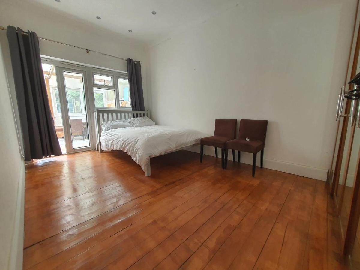 Private Room- Direct Travel Central/ Heathrow London Bagian luar foto
