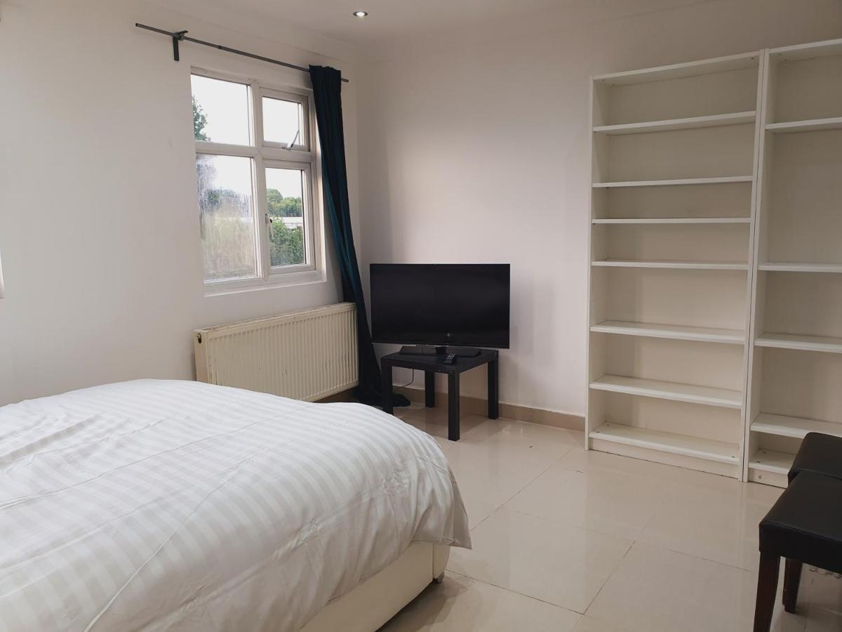 Private Room- Direct Travel Central/ Heathrow London Bagian luar foto