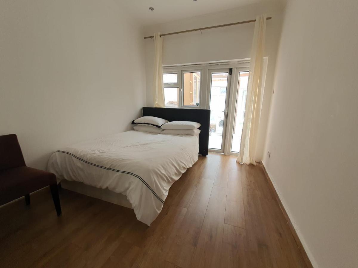 Private Room- Direct Travel Central/ Heathrow London Bagian luar foto